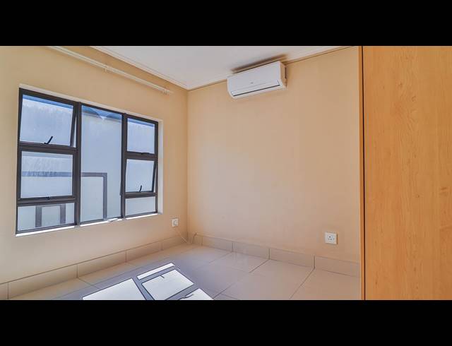 2 BEDROOM APARTMENT FOR SALE IN UMHLANGA RIDGE